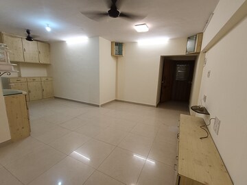 Room in 2 BHK Apartment at Akruti Nova A:WING CHS LTD, Andheri East – for Rent