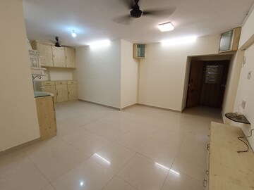 Room in 2 BHK Apartment at Akruti Nova A:WING CHS LTD, Andheri East – for Rent