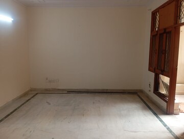 Room in 2 BHK Builder Floor at Sushant Lok 2, Sector 57 – for Rent