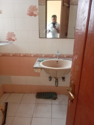 Bathroom in 2 BHK Builder Floor at Sushant Lok 2, Sector 57 – for Rent