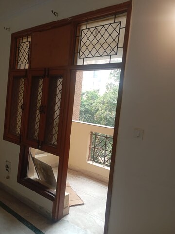 Furnished Amenities in 2 BHK Builder Floor at Sushant Lok 2, Sector 57 – for Rent