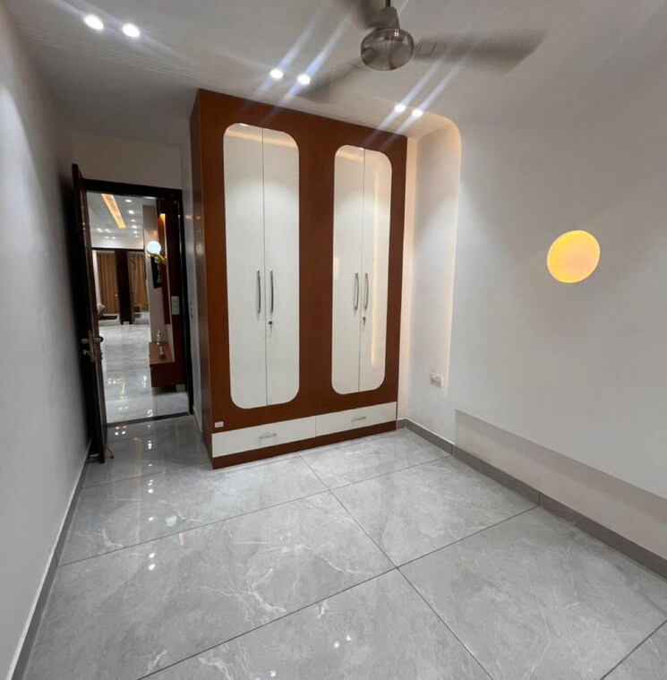 Room, vipin garden 4 Bedroom 1500 Sq.Ft. Builder Floor In Vipin Garden Delhi 9629712