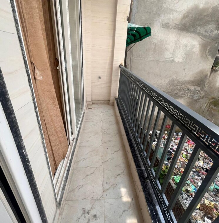 Balcony, vipin garden 4 Bedroom 1500 Sq.Ft. Builder Floor In Vipin Garden Delhi 9629712