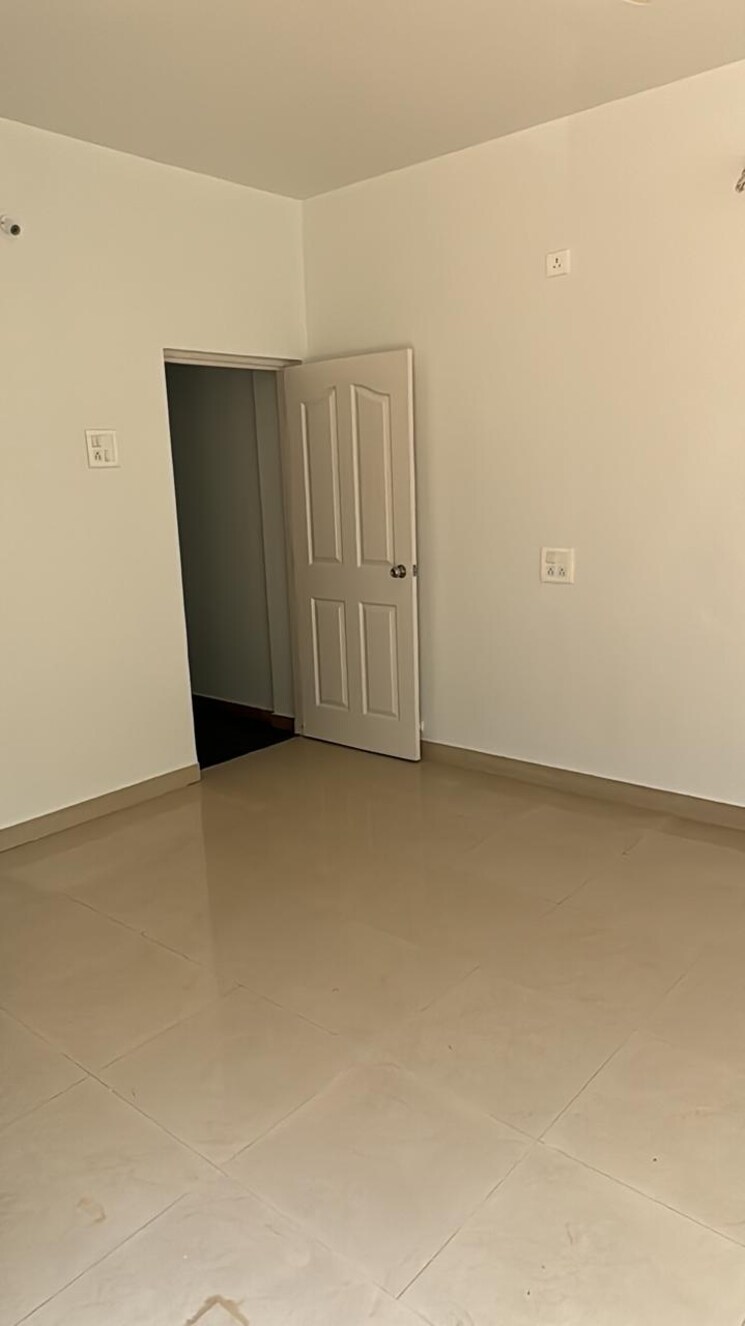 Room, navale-prestige 3 Bedroom 2400 Sq.Ft. Independent House In Vadgaon Budruk Pune 9629912