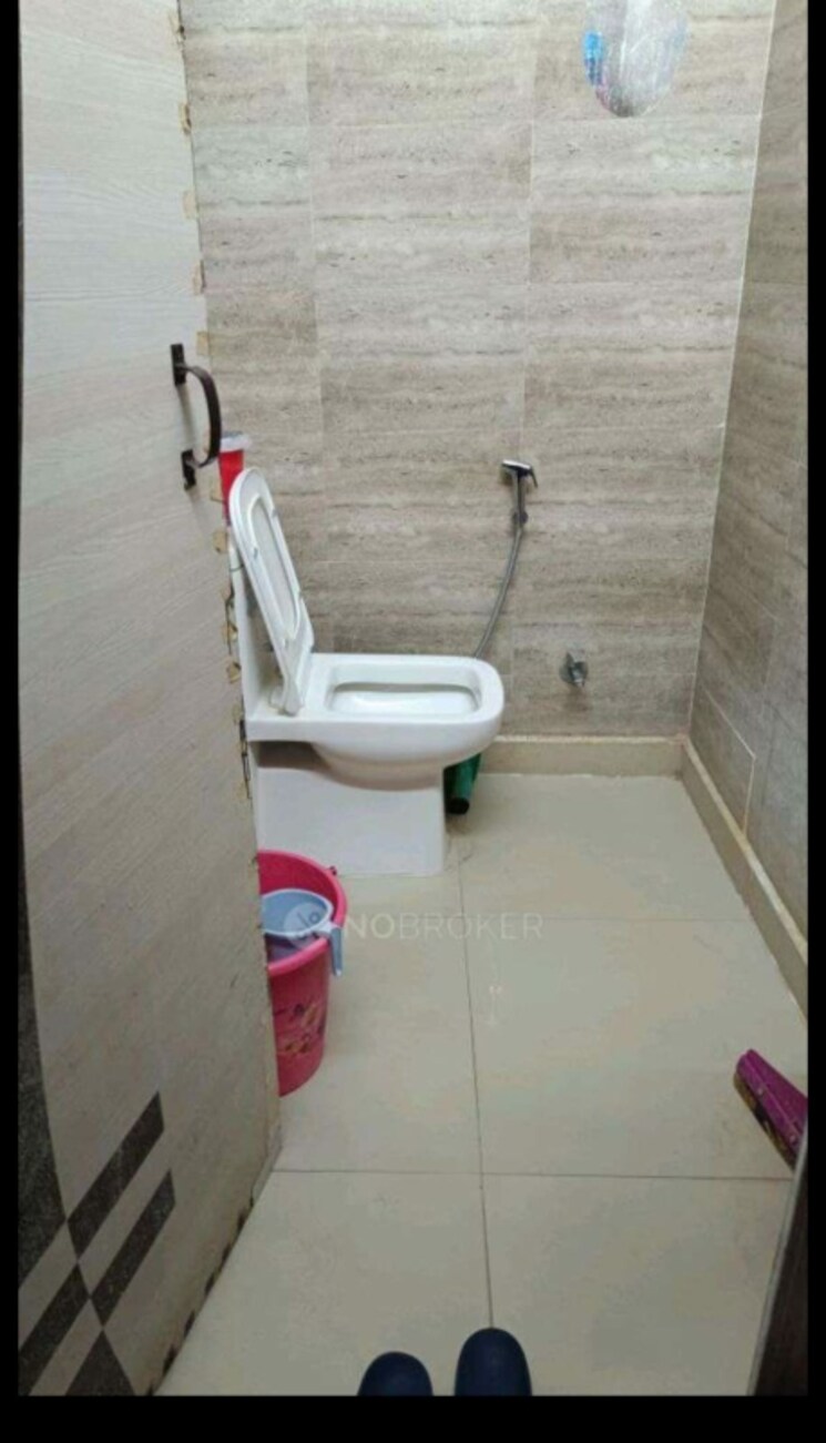 Bathroom, lajpat nagar 4 1 Bedroom 450 Sq.Ft. Builder Floor In Lajpat Nagar 4 Delhi 9629879
