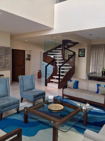 Gym in 5 BHK Apartment at Cuffe Parade – for Rent