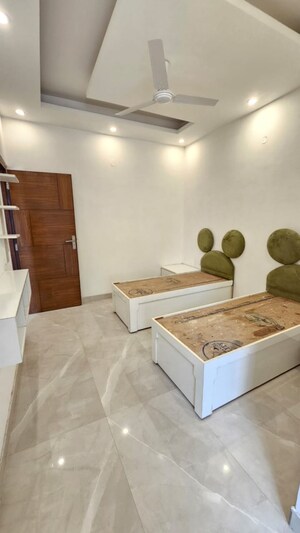 Bedroom in 3 BHK Apartment at Skynet Towers, Patiala Road – for Rent