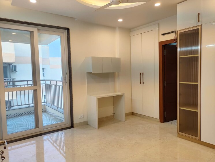 Room, sector 19b dwarka 3 Bedroom 2000 Sq.Ft. Apartment In Sector 19b Dwarka Delhi 9629892