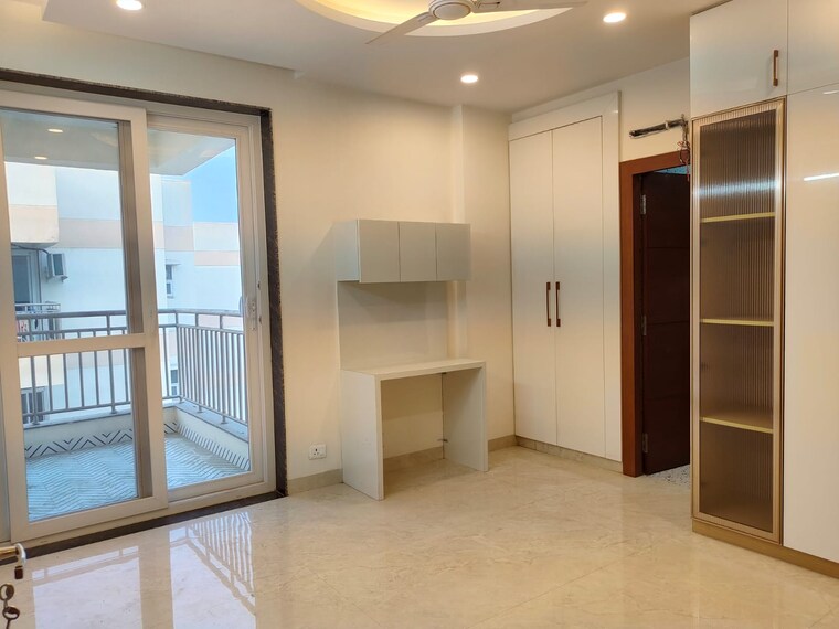 Room, sector 19b dwarka 3 Bedroom 2000 Sq.Ft. Apartment In Sector 19b Dwarka Delhi 9629892