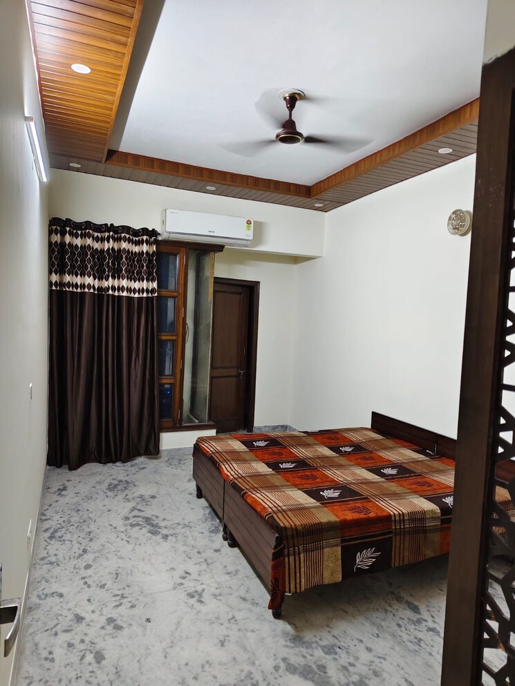Bedroom, gomti-homes 3 Bedroom 1350 Sq.Ft. Apartment In Nabha Zirakpur 9629916