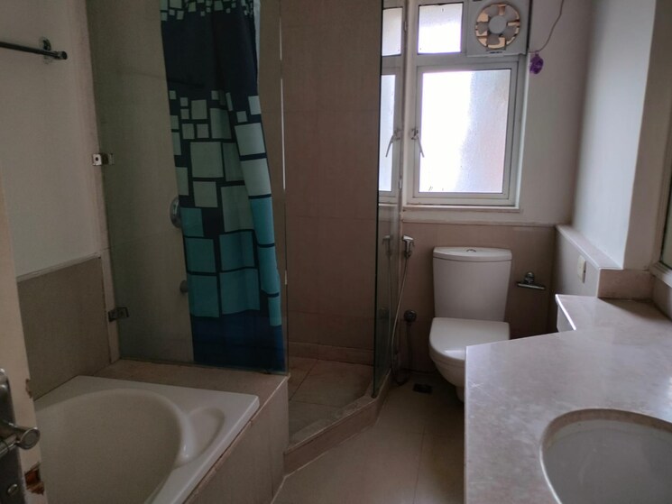 Bathroom, dlf-the-summit 4 Bedroom 3400 Sq.Ft. Apartment In Dlf Phase V Gurgaon 9630007