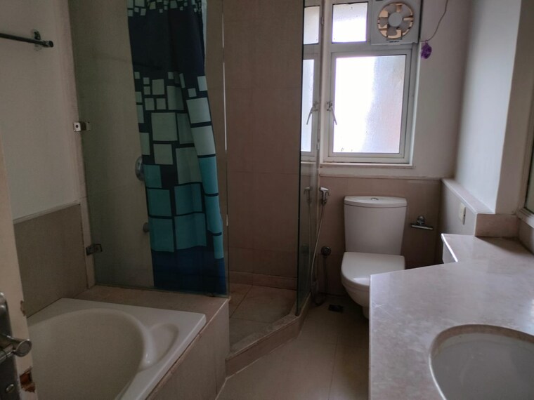 Bathroom, dlf-the-summit 4 Bedroom 3400 Sq.Ft. Apartment In Dlf Phase V Gurgaon 9630007