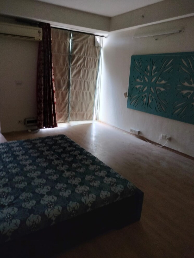 Bedroom, dlf-the-summit 4 Bedroom 3400 Sq.Ft. Apartment In Dlf Phase V Gurgaon 9630007