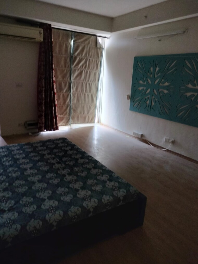 Bedroom, dlf-the-summit 4 Bedroom 3400 Sq.Ft. Apartment In Dlf Phase V Gurgaon 9630007