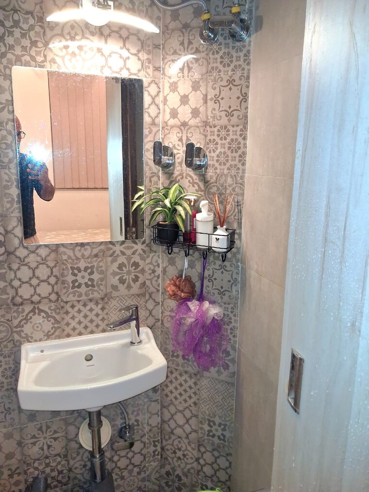 Bathroom, acres-avyan 1 Bedroom 290 Sq.Ft. Apartment In Malad West Mumbai 9630004