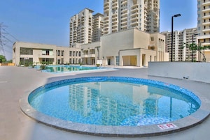 Swimming Pool in 3.5 BHK Apartment at One Indiabulls Thane, Pokhran Road No Two – for Rent