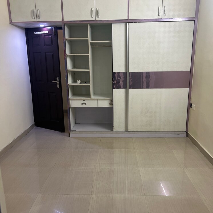 Room, paramount-floraville 3.5 Bedroom 1685 Sq.Ft. Apartment In Sector 137 Noida 9630089