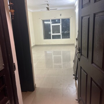 Bathroom in 3.5 BHK Apartment at Paramount Floraville, Sector 137 – for Rent
