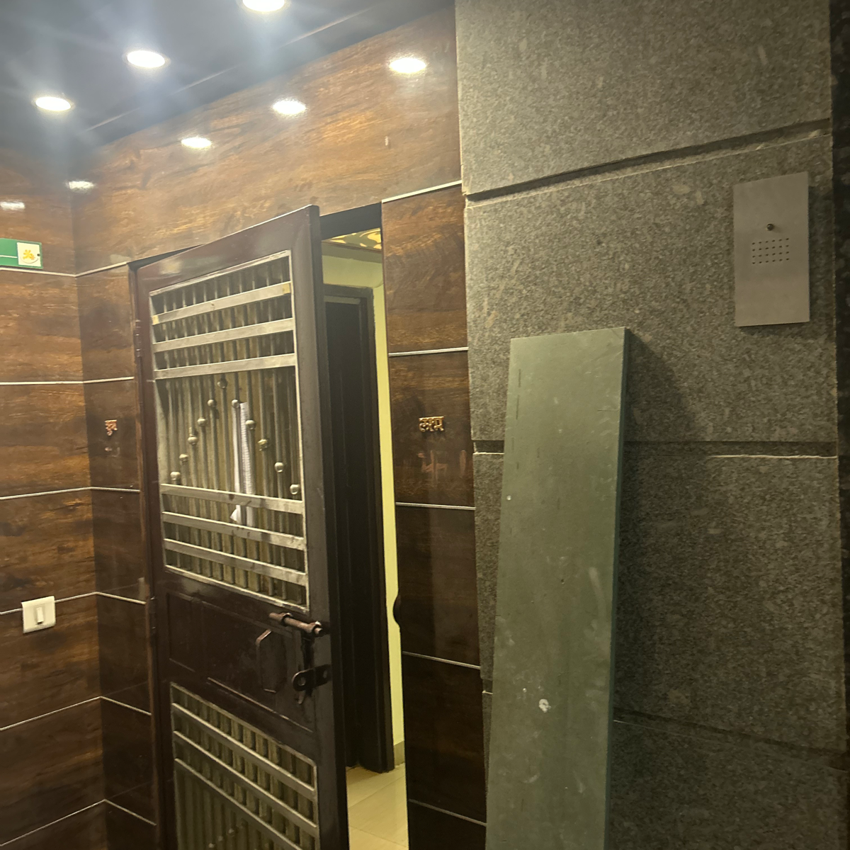 3.5 BHK + Servant Room 1685 Sq.Ft. Apartment in Paramount Floraville