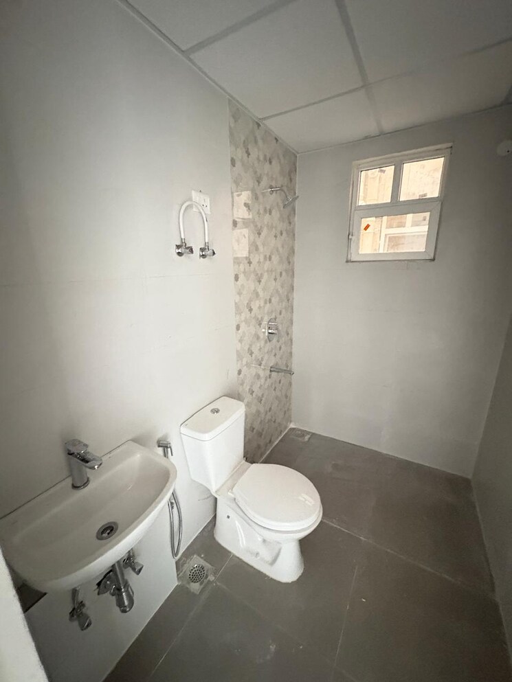 Bathroom, signature-global-city 3 Bedroom 1400 Sq.Ft. Apartment In Sector 37d Gurgaon 9630034