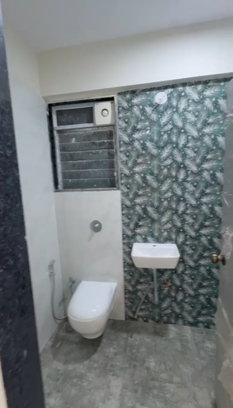 Bathroom, re-form-delta-house 1 Bedroom 410 Sq.Ft. Apartment In Goregaon East Mumbai 9630066
