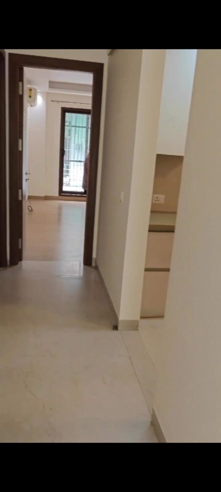 Room, lajpat nagar 4 3 Bedroom 125 Sq.Yd. Builder Floor In Lajpat Nagar 4 Delhi 9630183