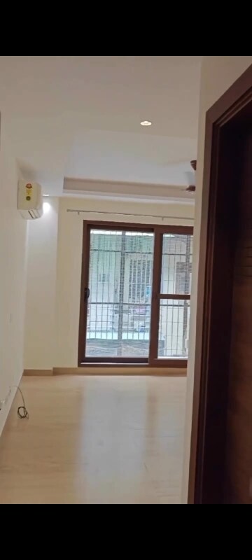 Room in 3 BHK Builder Floor at Lajpat Nagar 4 – for Rent