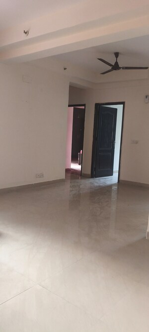 Room in 3 BHK Apartment at Aims Golf City, Sector 75 – for Rent