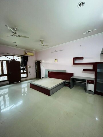 Room in  Pg at Gomti Nagar – for Rent