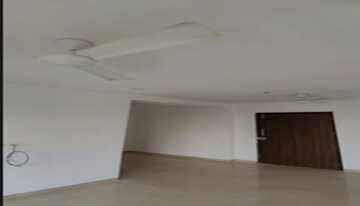 2 BHK Apartment For Rent in Kandivali West
