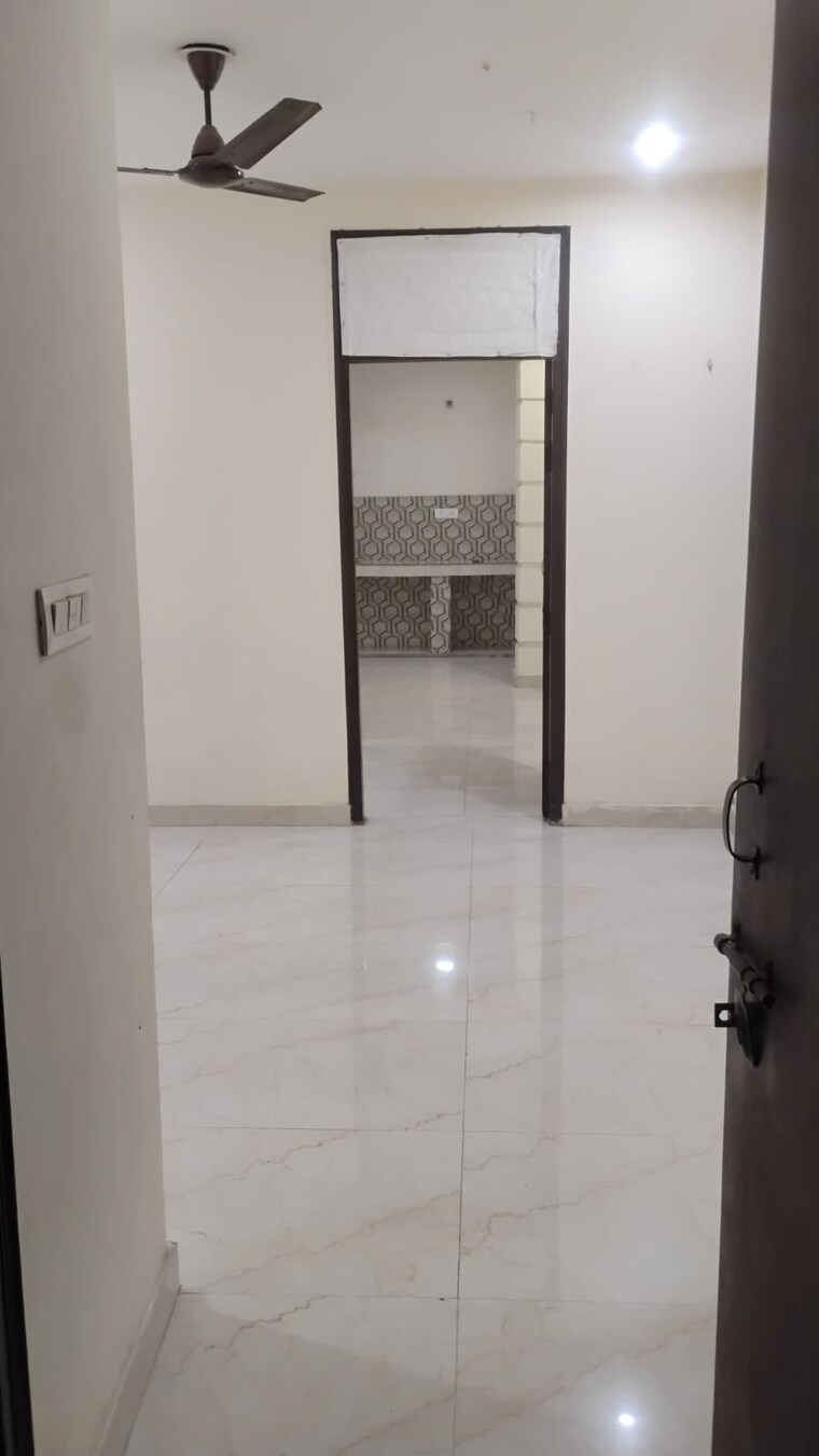 Room, saket 1 Bedroom 450 Sq.Ft. Builder Floor In Saket Delhi 9630285