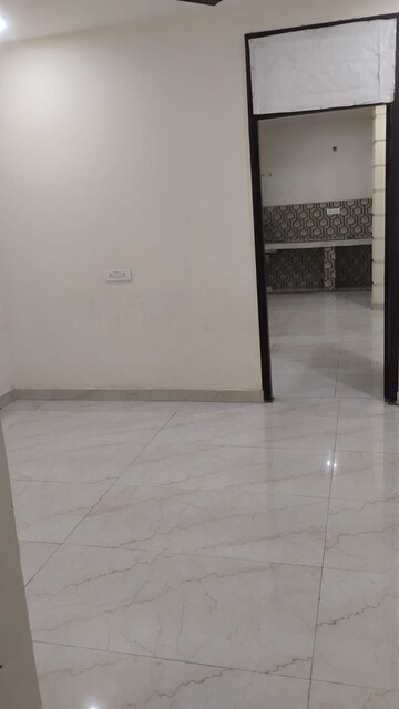 Room in 1 BHK Builder Floor at Saket – for Rent