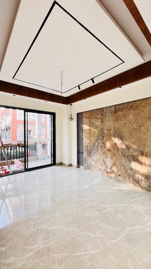 Room in 3 BHK Builder Floor at Anant Raj Ashok Estate, Sector 63a – for Sale