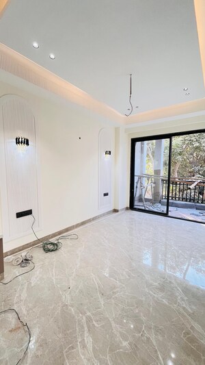 Room in 3 BHK Builder Floor at Anant Raj Ashok Estate, Sector 63a – for Sale