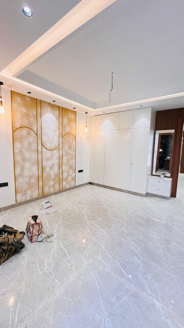 Room in 3 BHK Builder Floor at Anant Raj Ashok Estate, Sector 63a – for Sale