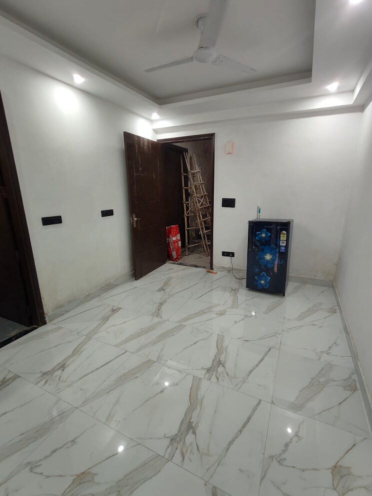  Parking, saket 1 Bedroom 450 Sq.Ft. Builder Floor In Saket Delhi 9630312