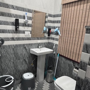 Team Area in 2 BHK Independent House at Lajpat Nagar – for Rent