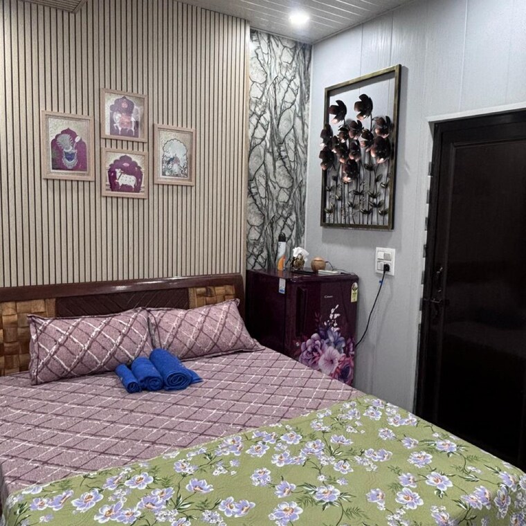 Bedroom, lajpat nagar 2 Bedroom 900 Sq.Ft. Independent House In Lajpat Nagar Delhi 9630355