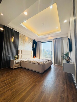 Bedroom in 3 BHK Builder Floor at BPTP Green Oaks, Sector 70a – for Sale