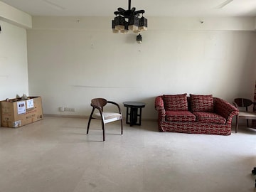 Living Room in 4 BHK Apartment at DLF The Summit, Dlf Phase V – for Rent