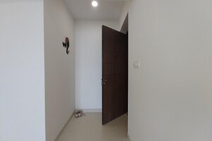 Room in 3 BHK Apartment at Runwal Forests, Kanjurmarg West – for Rent