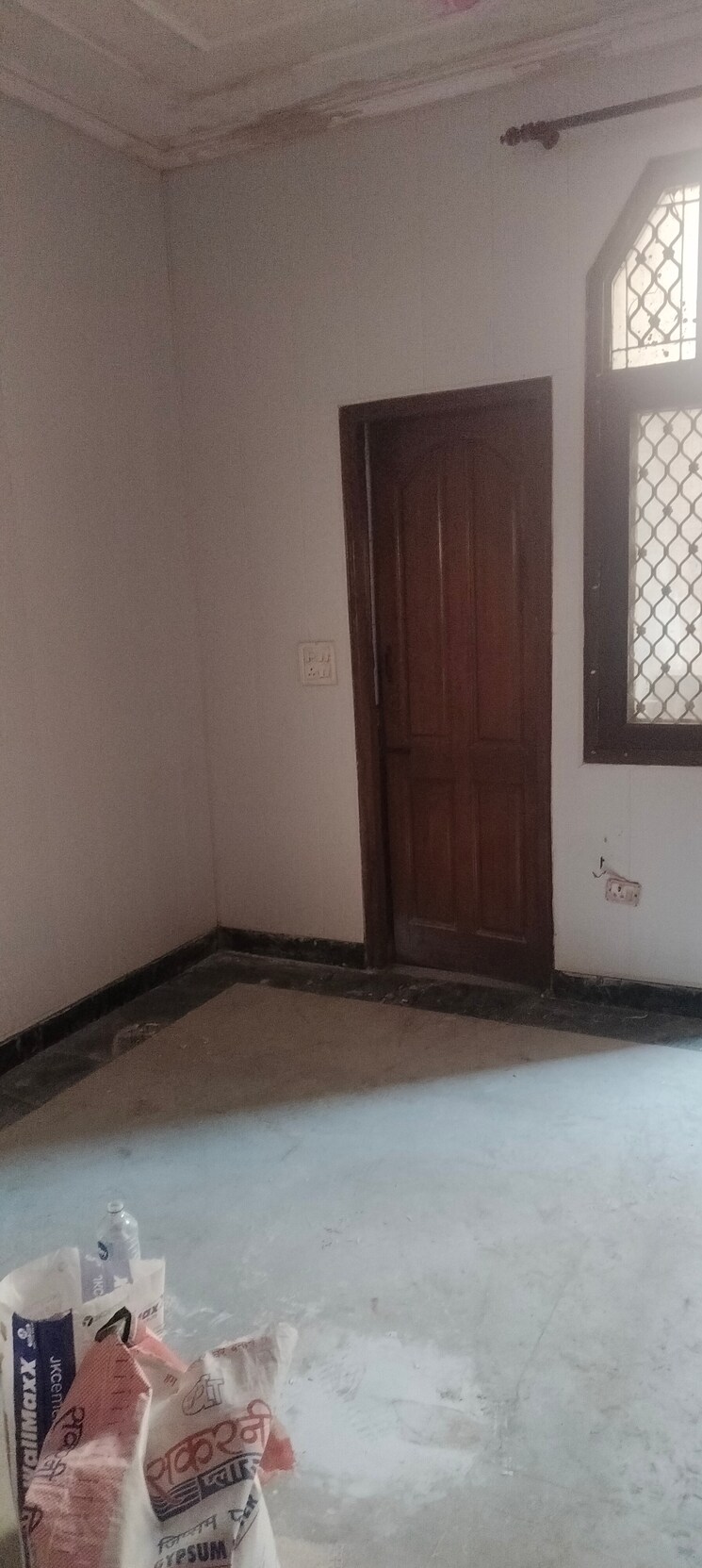 Room, janakpuri 3 Bedroom 150 Sq.Yd. Apartment In Janakpuri Delhi 9630427