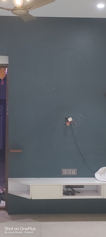 Furnished Amenities in 3 BHK Apartment at Prarthana Grand, Sewri – for Rent