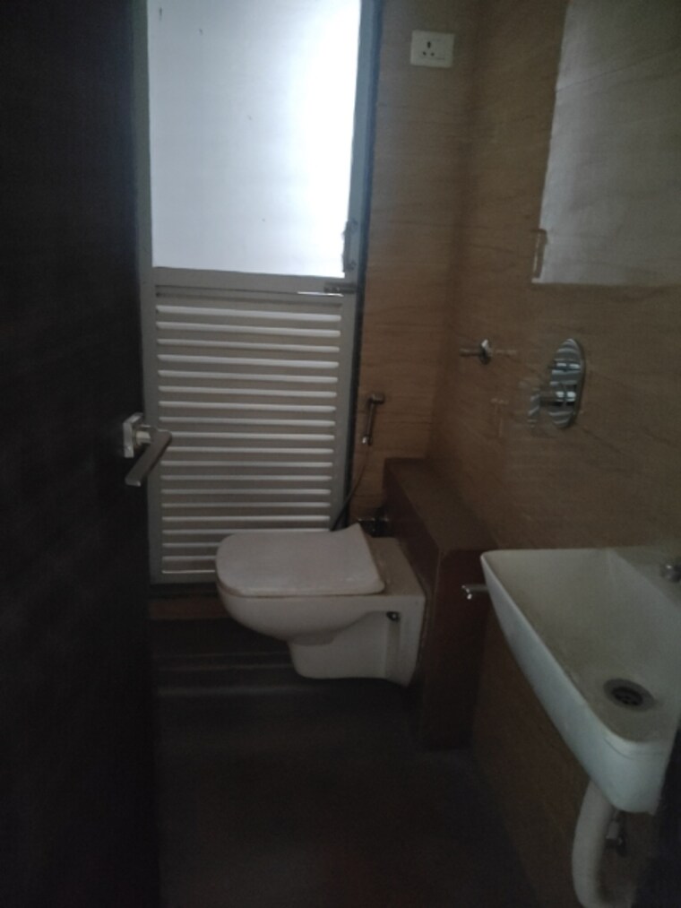 Bathroom, kings-pride 1 Bedroom 387 Sq.Ft. Apartment In Chembur Mumbai 9630482