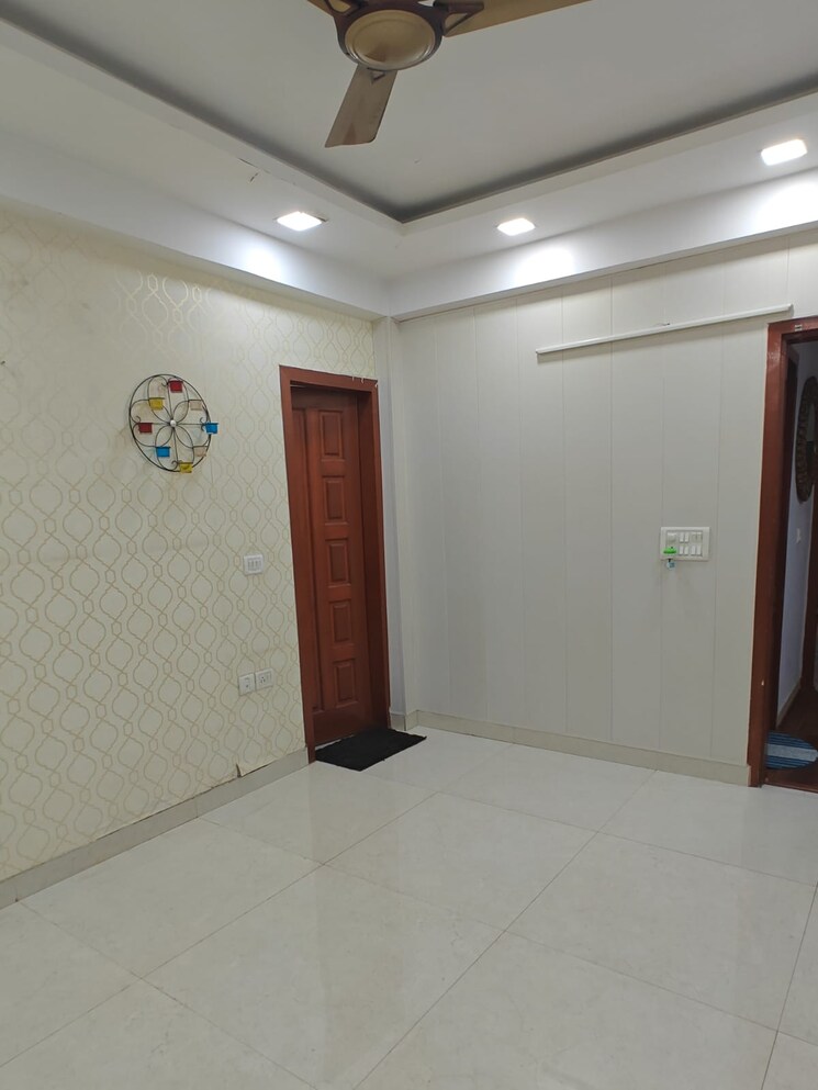 Room, dwarka 3 Bedroom 1550 Sq.Ft. Apartment In Dwarka Delhi 9630483