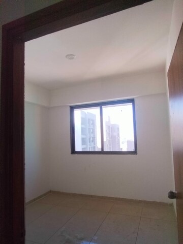 Room in 3 BHK Apartment at Chandkheda – for Rent