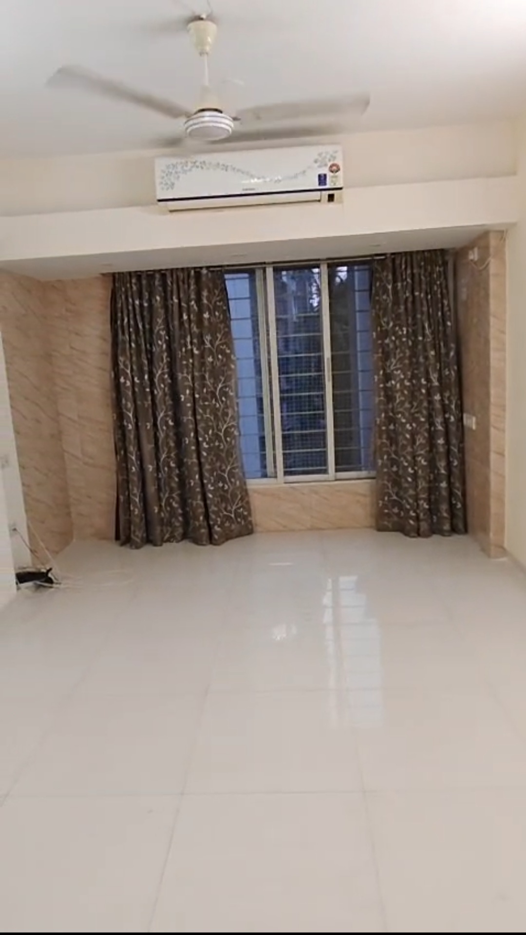 2 BHK + Servant Room 680 Sq.Ft. Apartment in Group Seven Rushi Heights