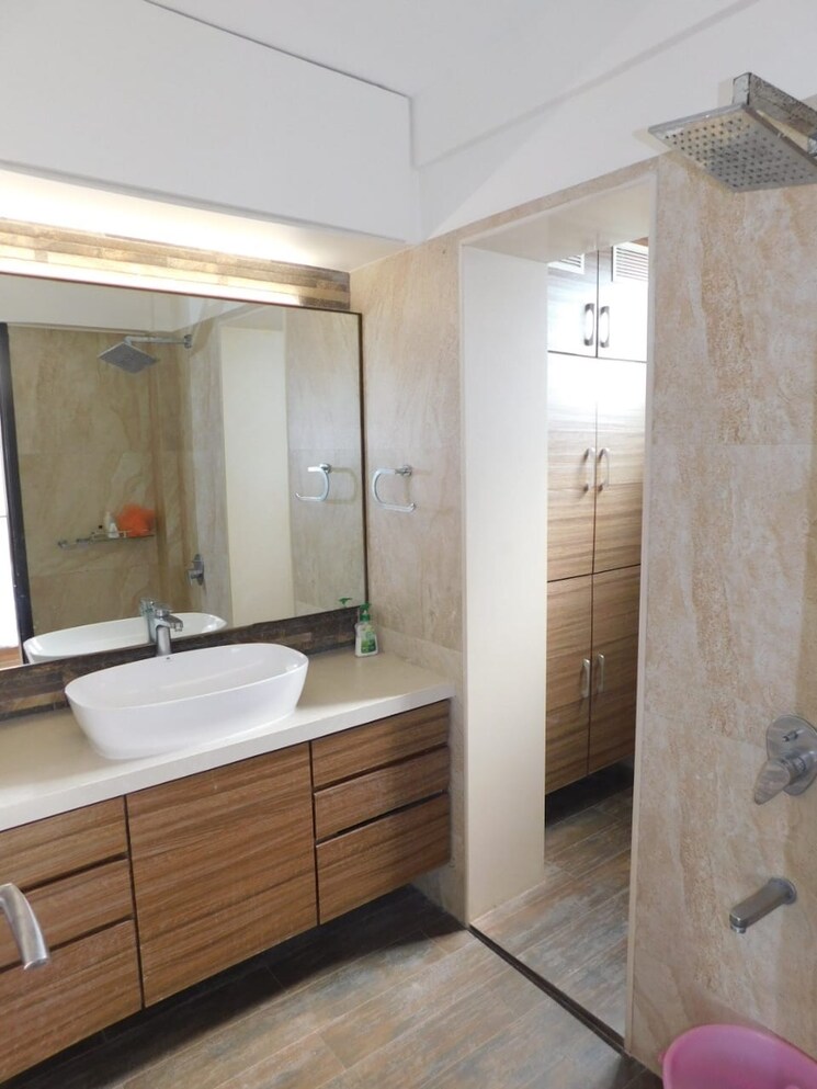Bathroom, andheri west 3 Bedroom 800 Sq.Ft. Apartment In Andheri West Mumbai 9630577