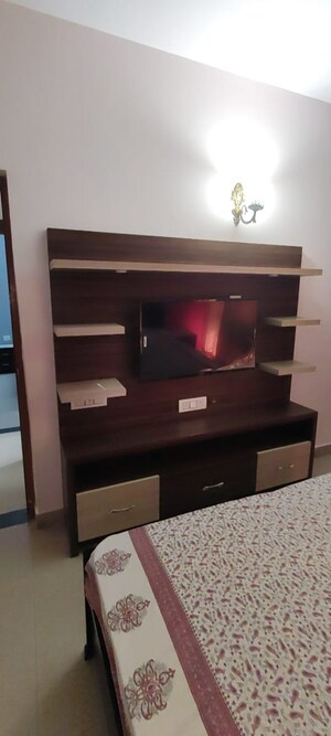 Furnished Amenities in 3 BHK Apartment at Piyush Heights, Sector 89 – for Rent