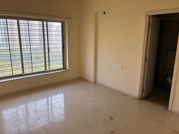 Room in 2 BHK Apartment at Kalpataru Hills, Manpada – for Sale